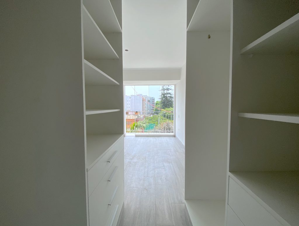 Bellos departamentos de 2 y 3 dormitorios de estreno en Barranco límite con Miraflores y Surco. Zona super segura y tranquila